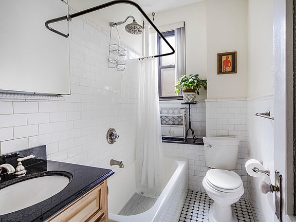 4th image of 528 W 111th St APT 84
