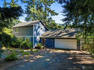 6136 Heather Dr, Clinton, WA 98236