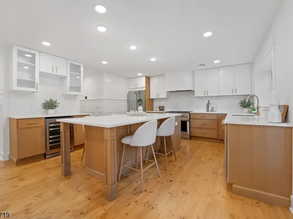 75 Cray Ter, Fanwood Boro, NJ 07023