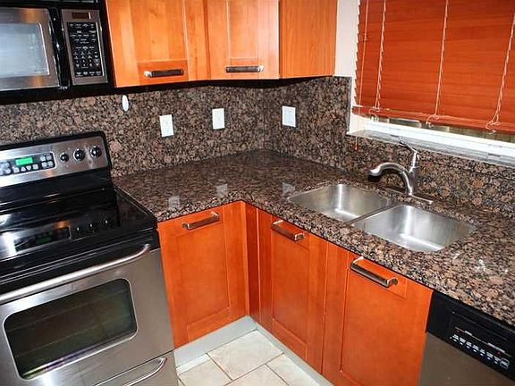 2nd image of 2913 SW 30th Ct #2913