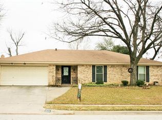 1633 Vicksburg Dr, Bedford, TX 76022