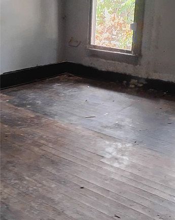 4th image of 1100 S 20th St