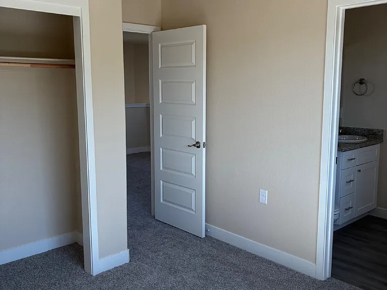 3621 Venice Ave — Photo 33
