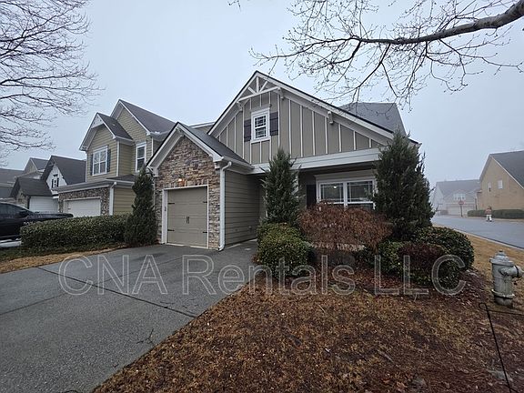 2nd image of 140 Oakmont Dr