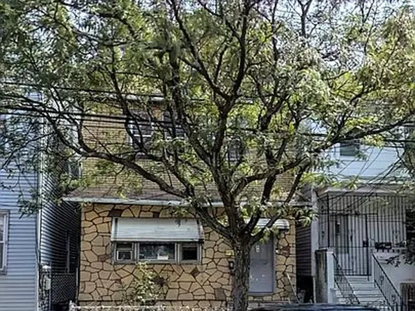 88 Broad St, Staten Island, NY 10304
