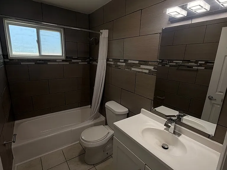 4111 Conway Ave — Photo 2