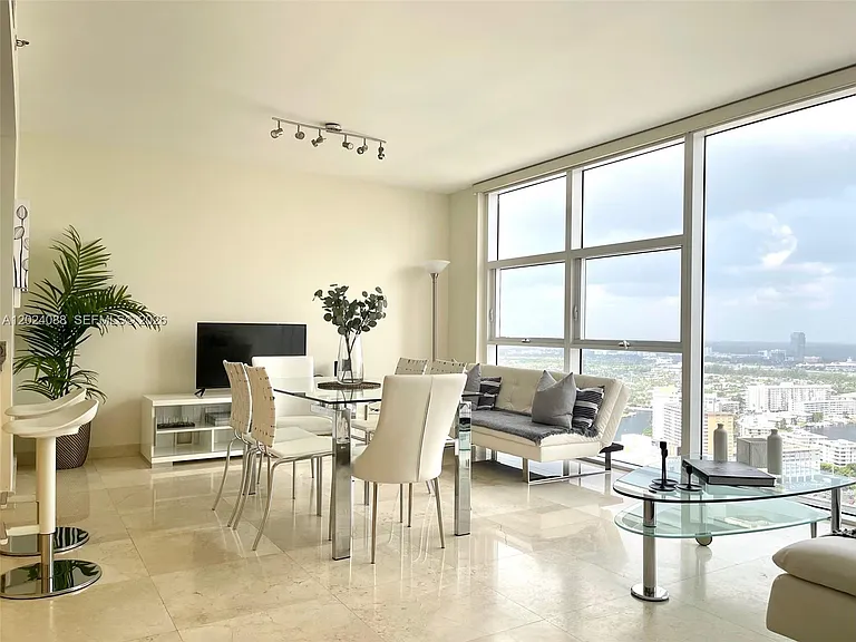 1830 S Ocean Dr #3407 — Photo 2