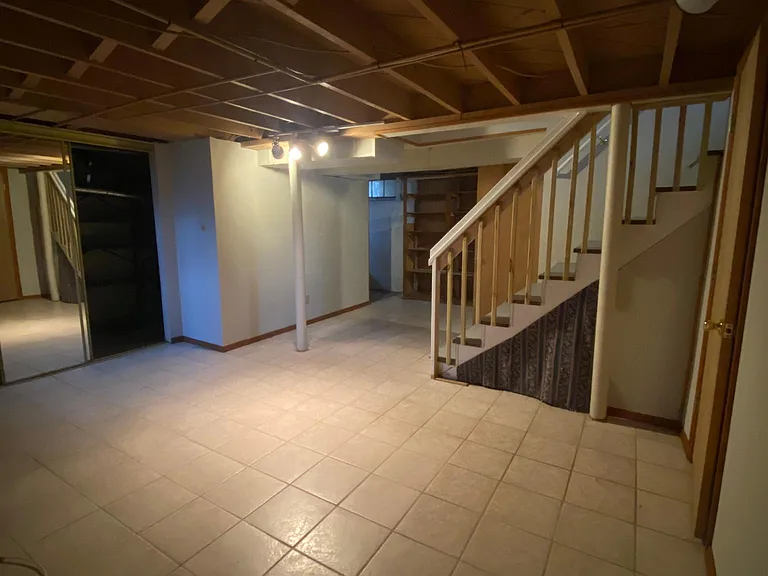 480 Brevoort Rd — Photo 23