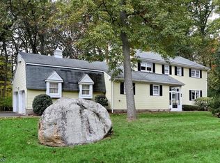 36 Degray Ter, Mahwah, NJ 07430