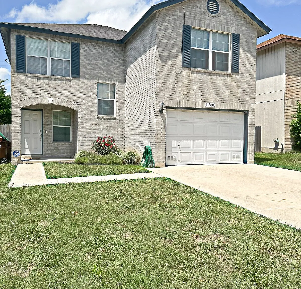 3 bed, 2.5 bath, 1879 sqft, $1,800 — Photo 1