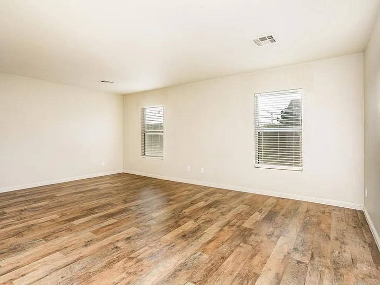 2609 Los Palos St — Photo 26