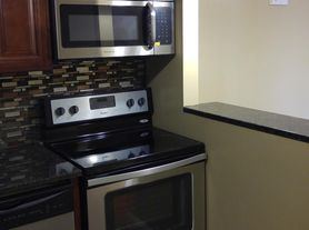 1715 W Huntingdon St, Philadelphia, PA