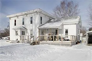 325 E 5th St photo 1