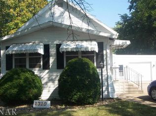 1310 Forrest St, Bloomington, IL 61701