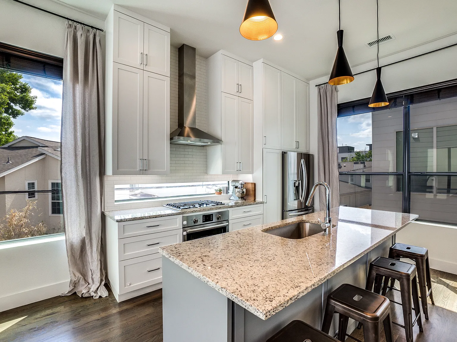 2 bed, 2.5 bath, 1640 sqft, $3,495 — Photo 4