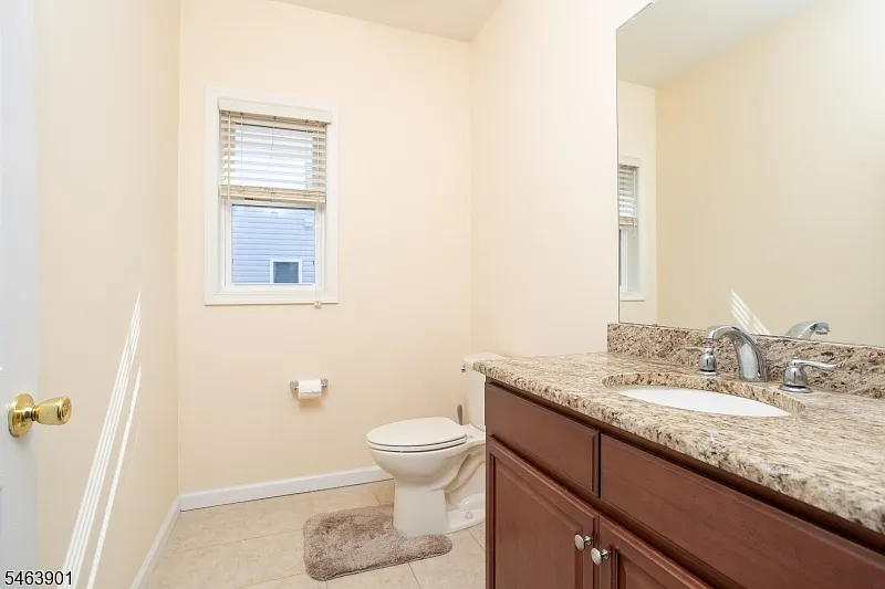 3 bed, 2.5 bath, $4,200 — Photo 4