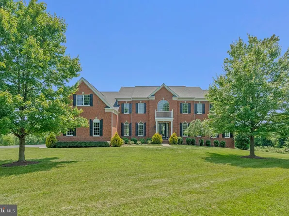 14785 Bankfield Dr, Waterford, VA 20197