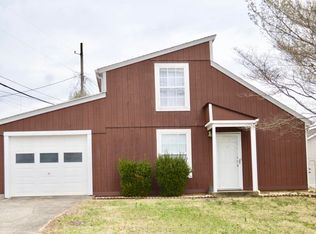 2214 Paris Rd, Knoxville, TN 37912