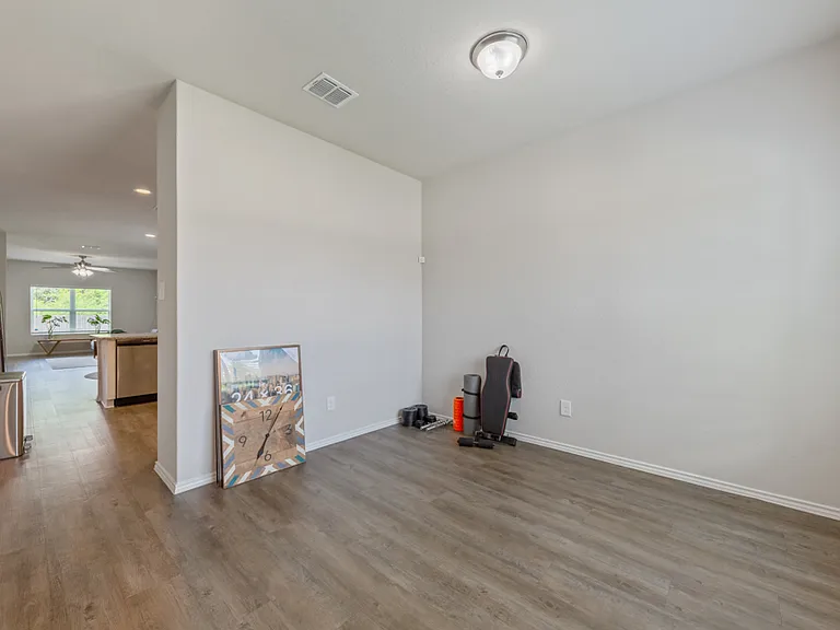 7627 Apex Lndg — Photo 2