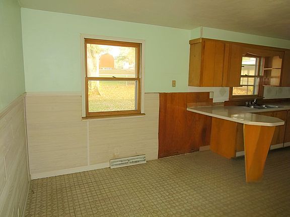 3rd image of 112 Walnut St