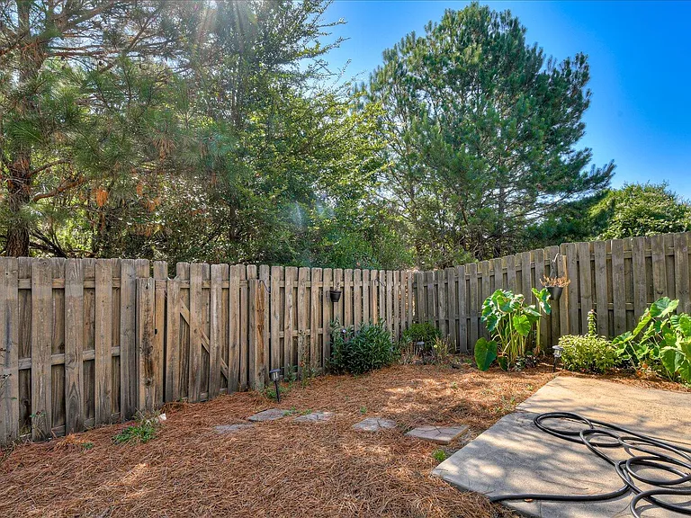 317 Buxton Ln — Photo 34