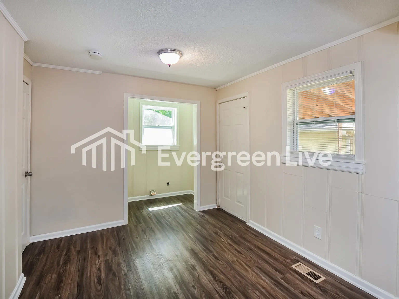 3 bed, 2.0 bath, 1362 sqft, $1,145 — Photo 4