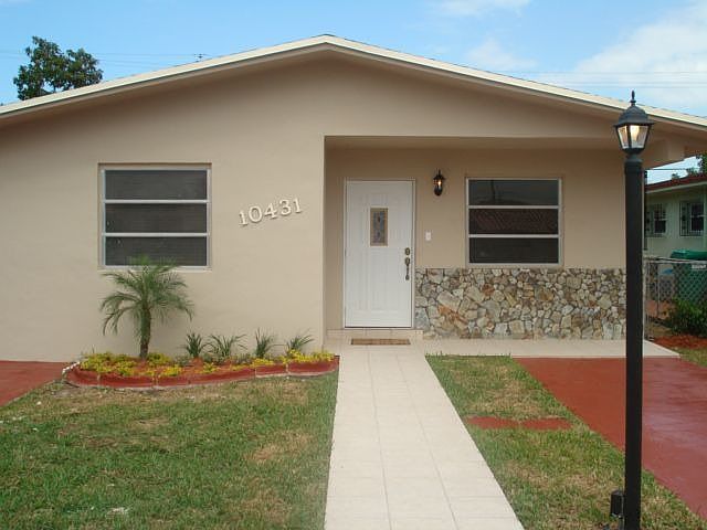 2nd image of 10431 SW 26th St