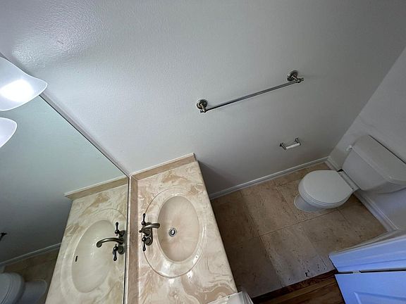 5th image of 309 S Mollison Ave S Unit 4