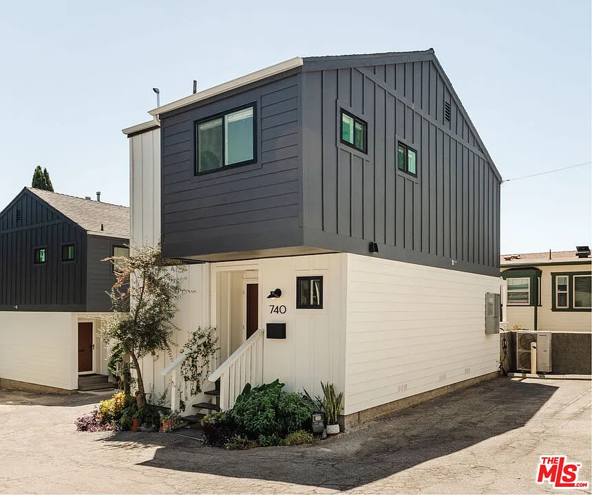 3 bed, 2.0 bath, 1150 sqft, $4,900 — Photo 1