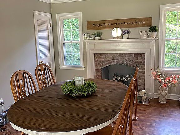 2nd image of 487 Colonial Dr