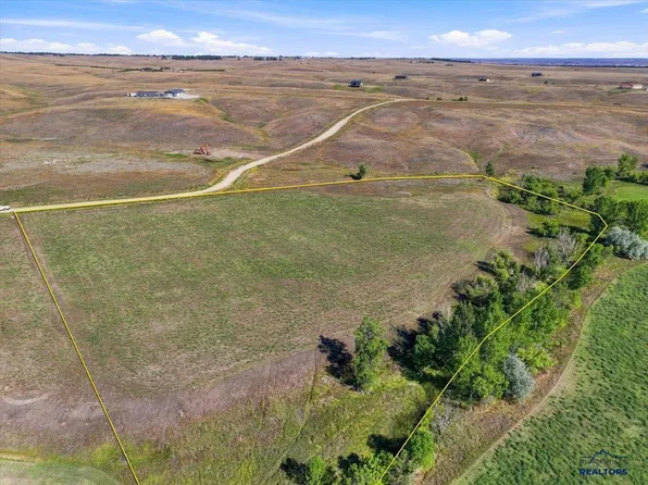 23 Barbed Wire Ct, Belle Fourche, SD 57717