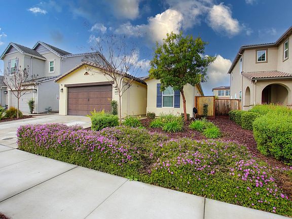 3rd image of 542 Cadiz Dr