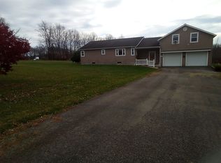 15 Sherbondy Rd, Greenville, PA 16125