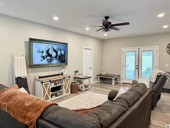 4th image of 310 Fairview Dr