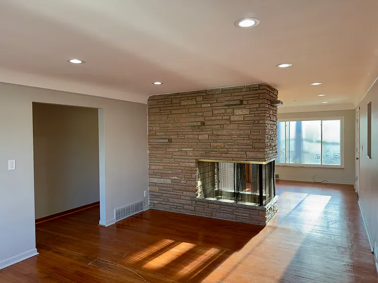 6590 Rockland St — Photo 8