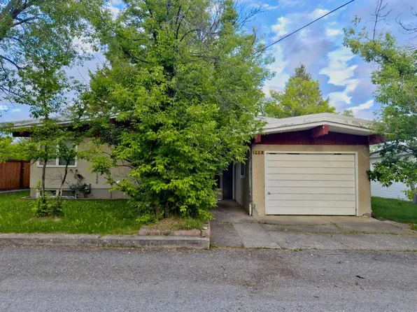 2021 W 73rd St, Crowsnest Pass, AB T0K 0M0