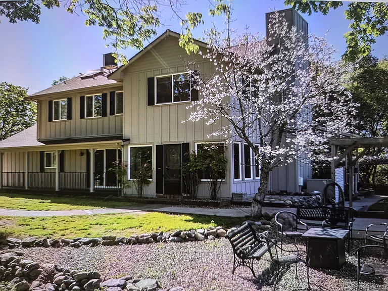 0 Trent Way — Photo 1