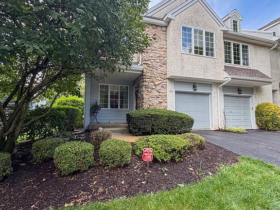 3rd image of 320 Shetland Dr #320