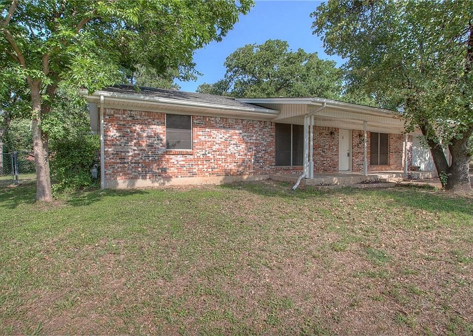 1st image of 309 Breezy Ln