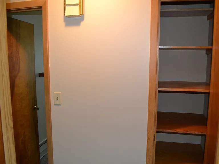 322 Webster St — Photo 41