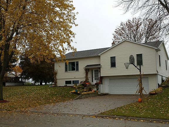 3rd image of 124 Milke Dr