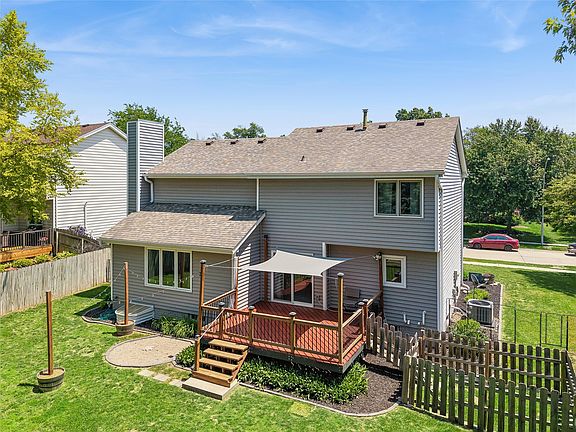 2nd image of 4014 98th St