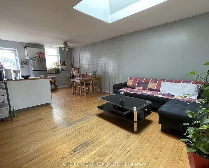 546 Concession St — Photo 3