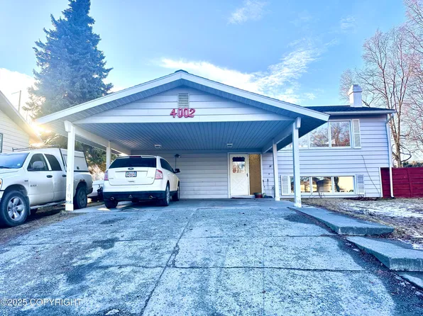 4002 Crosson Dr, Anchorage, AK 99517