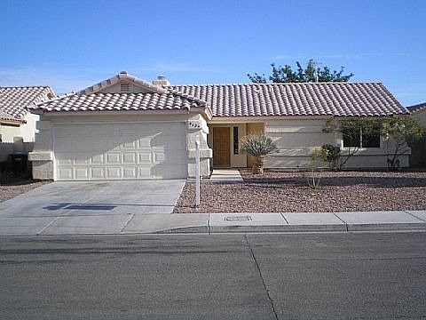 1st image of 3312 W El Campo Grande Ave