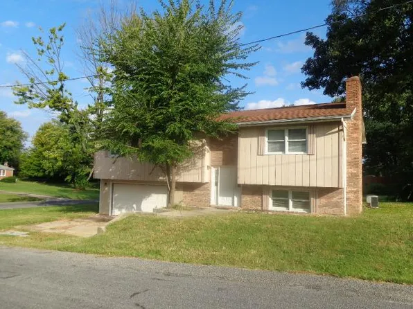 314 Cook St, Troy, IL 62294