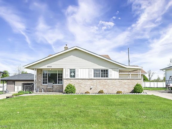 3rd image of 8702 Cambridge Dr
