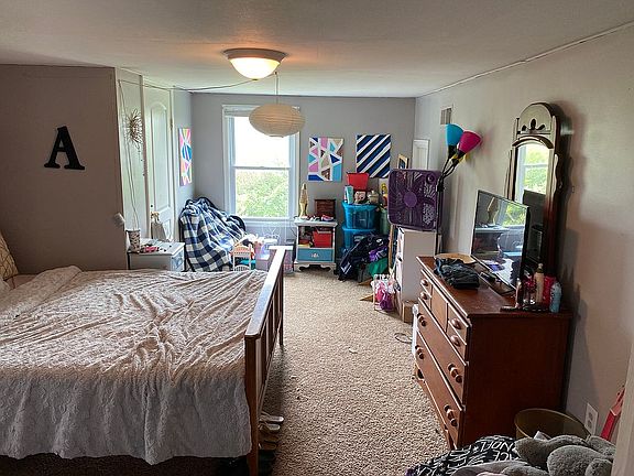 5th image of 637 Wren Ave