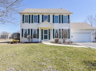 220 Andrew Ln, North Aurora, IL 60542