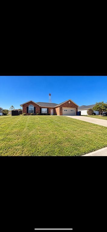 200 Arnold Dr - Property Image